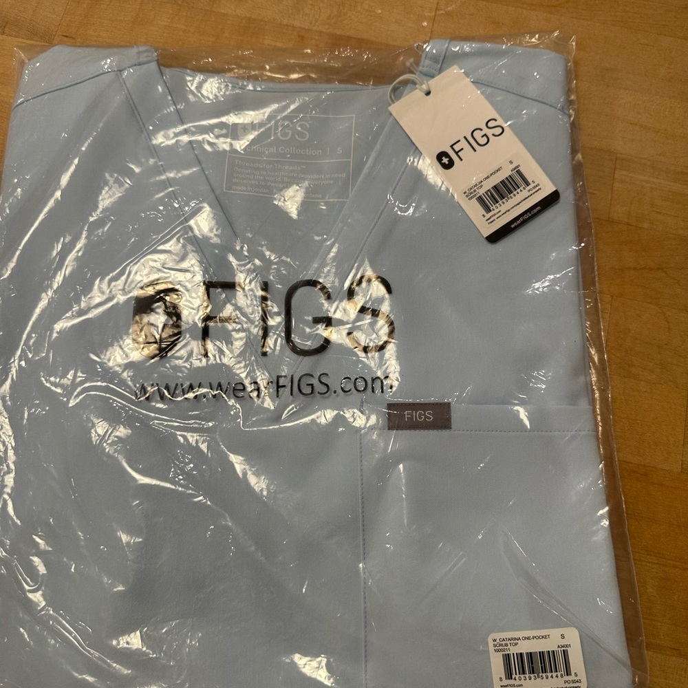 Figs “open skies” small caterina top